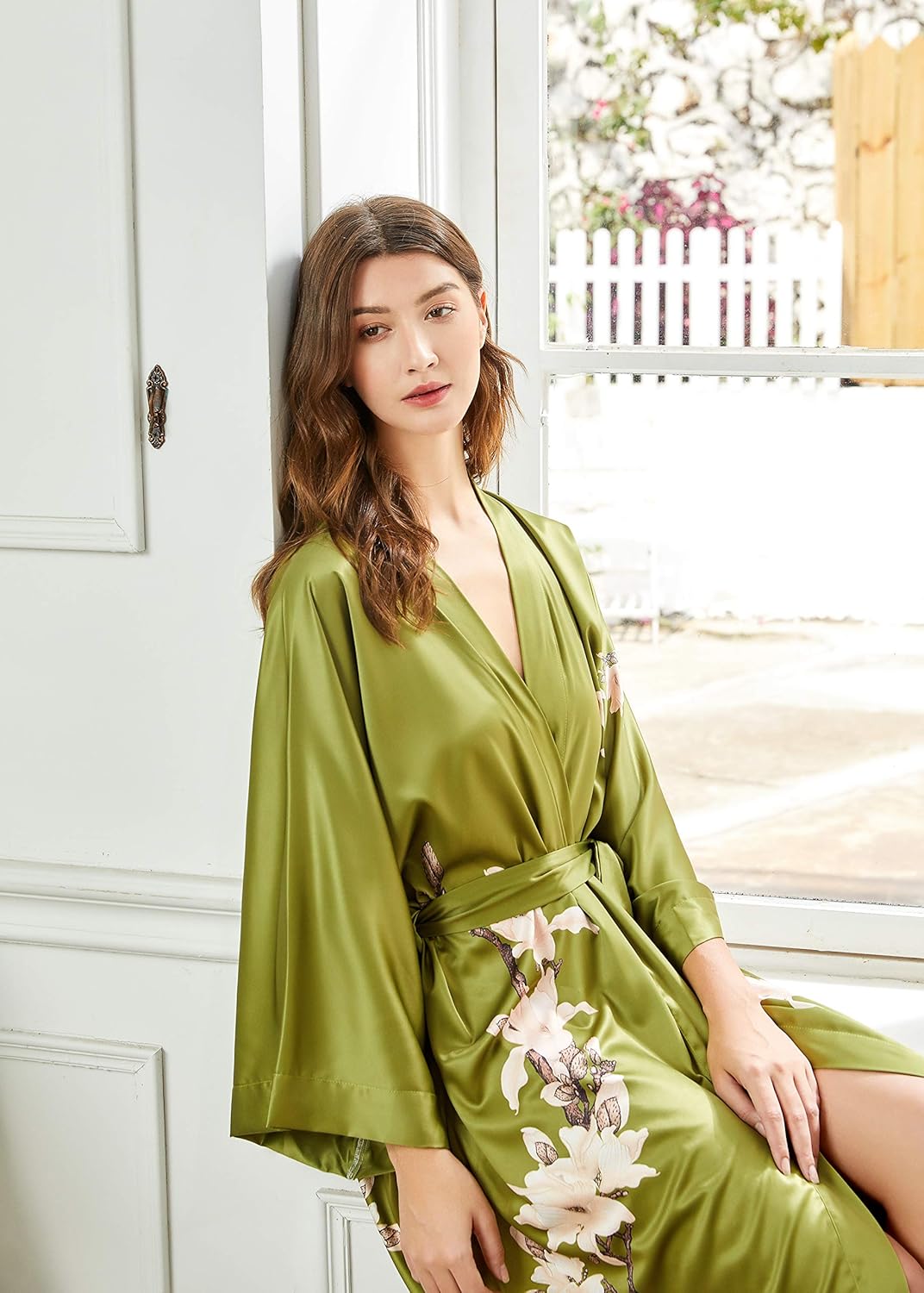 BABEYOND Kimono Robe Cover up with Box Long Floral Satin Sleepwear Silky Bathrobe Bachelorette Robe - Image 3