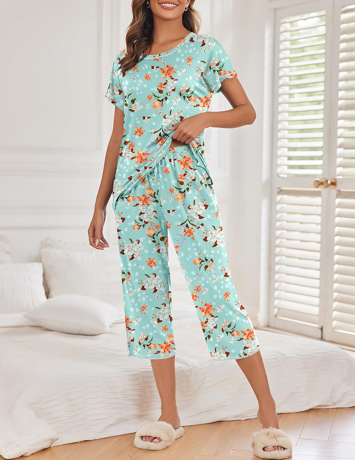 Ekouaer Women's Capri Pajama Sets Print Short Sleeve Sleepwear Top and Capri Pants Soft Loungewear with Pocket - Image 2